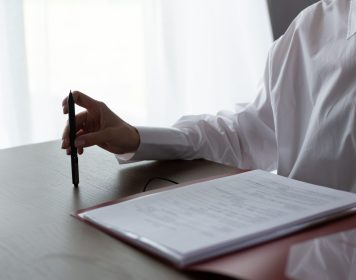 Can a Will Beneficiary Be an Executor? UK Rules Explained